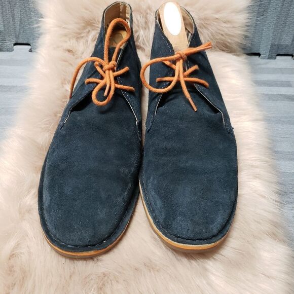 Clarks Blue Suede chucka Men's Shoe - Picture 2 of 6